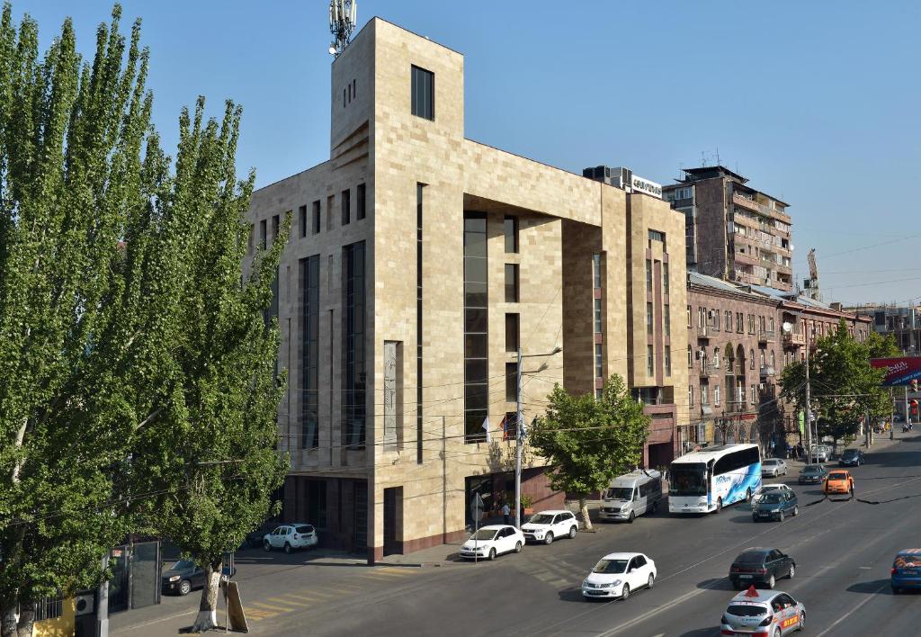 ani central inn yerevan